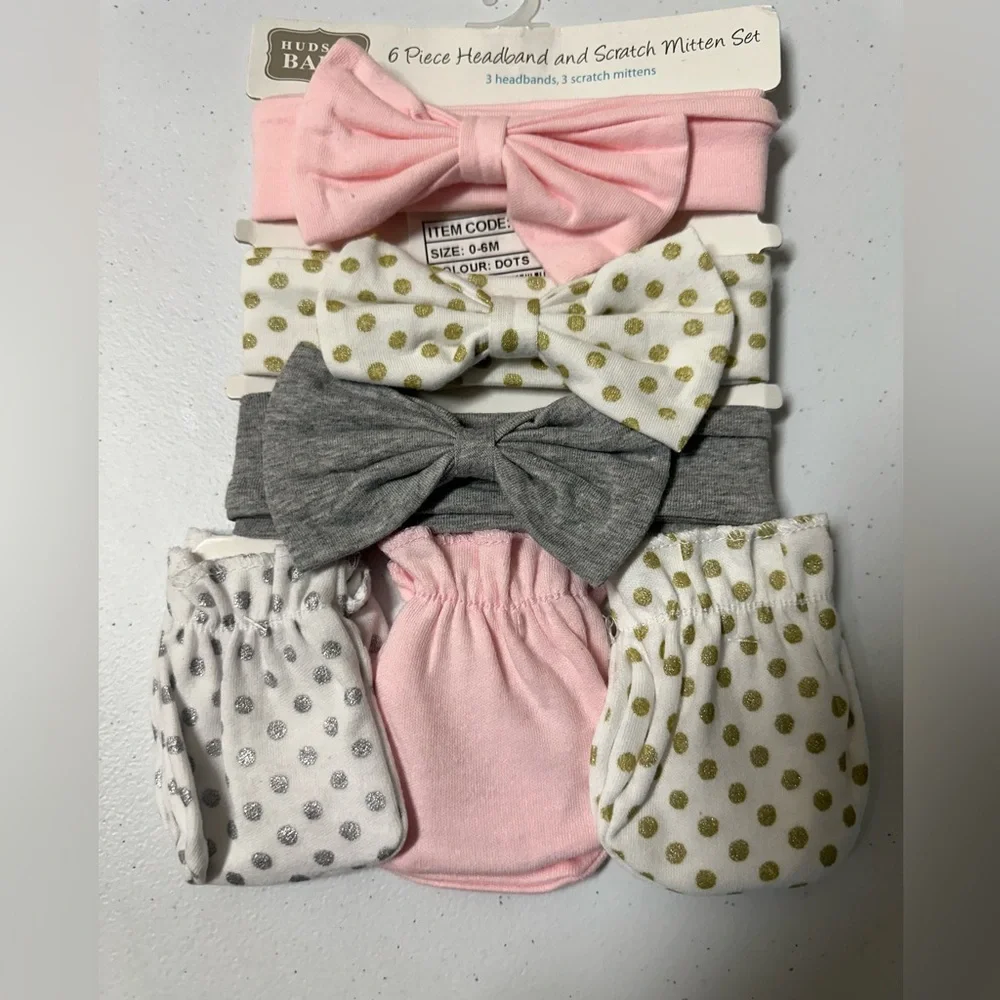 Cutie Pie/Hudson Baby 0-12 mos Socks Mittens and Bows NWT